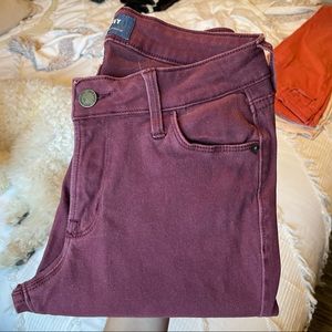 Old navy rockstar super skinny. Mid-rise. Burgundy/maroon. Great condition.